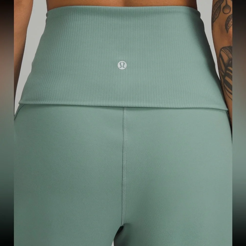 Lululemon Align SHR Ribbed Waist Cropped Jogger - Picture 4 of 7